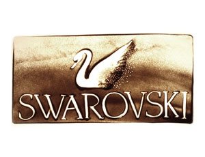 Swarovski Logo in Sand gemalt - Version 2
