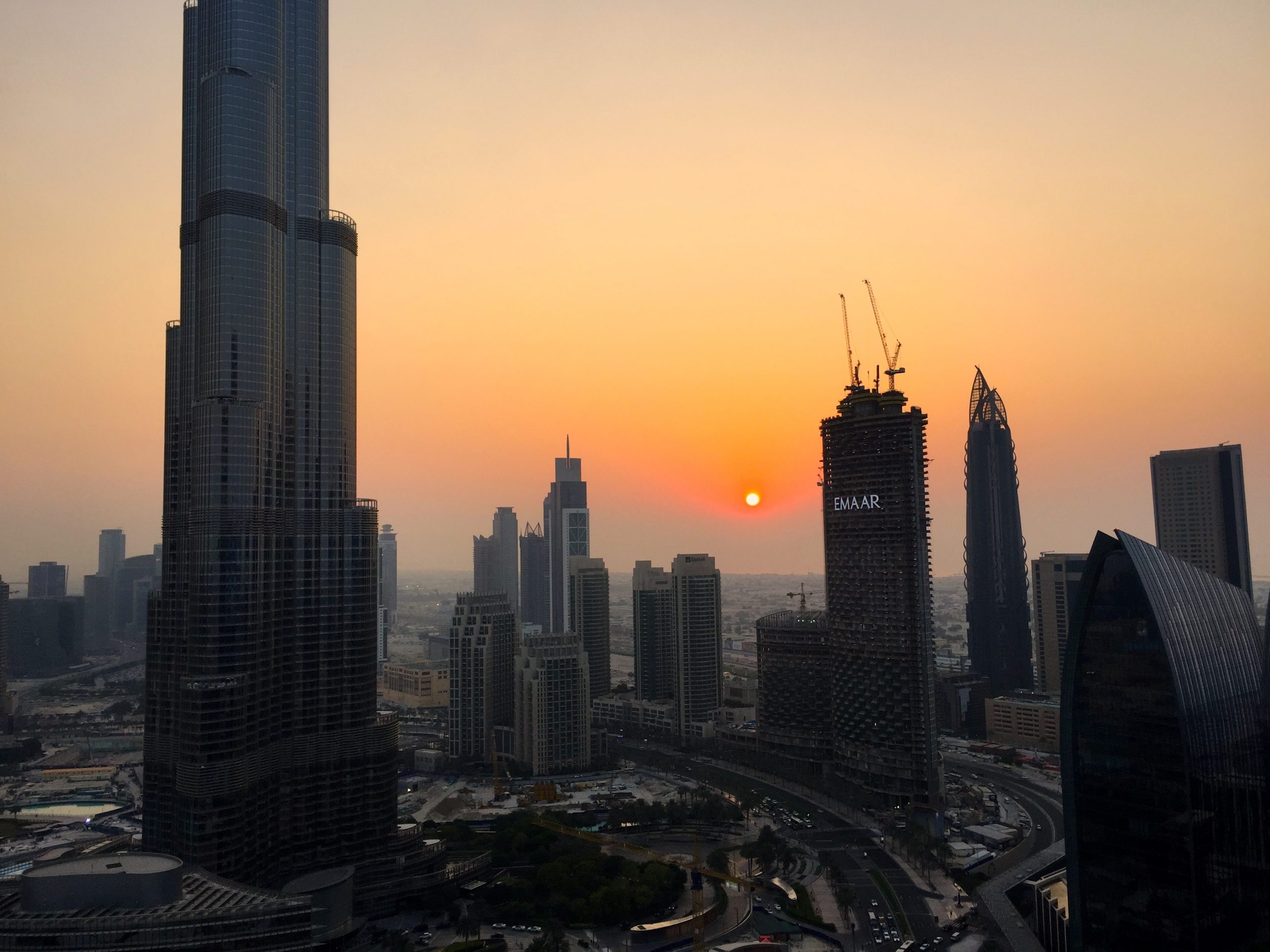 Skyline Dubais im Sonnenuntergang